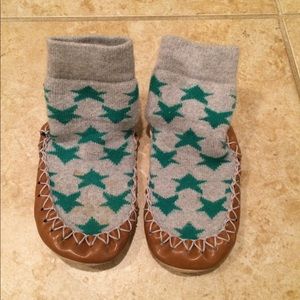Hanna Andersson moccasin slipper socks